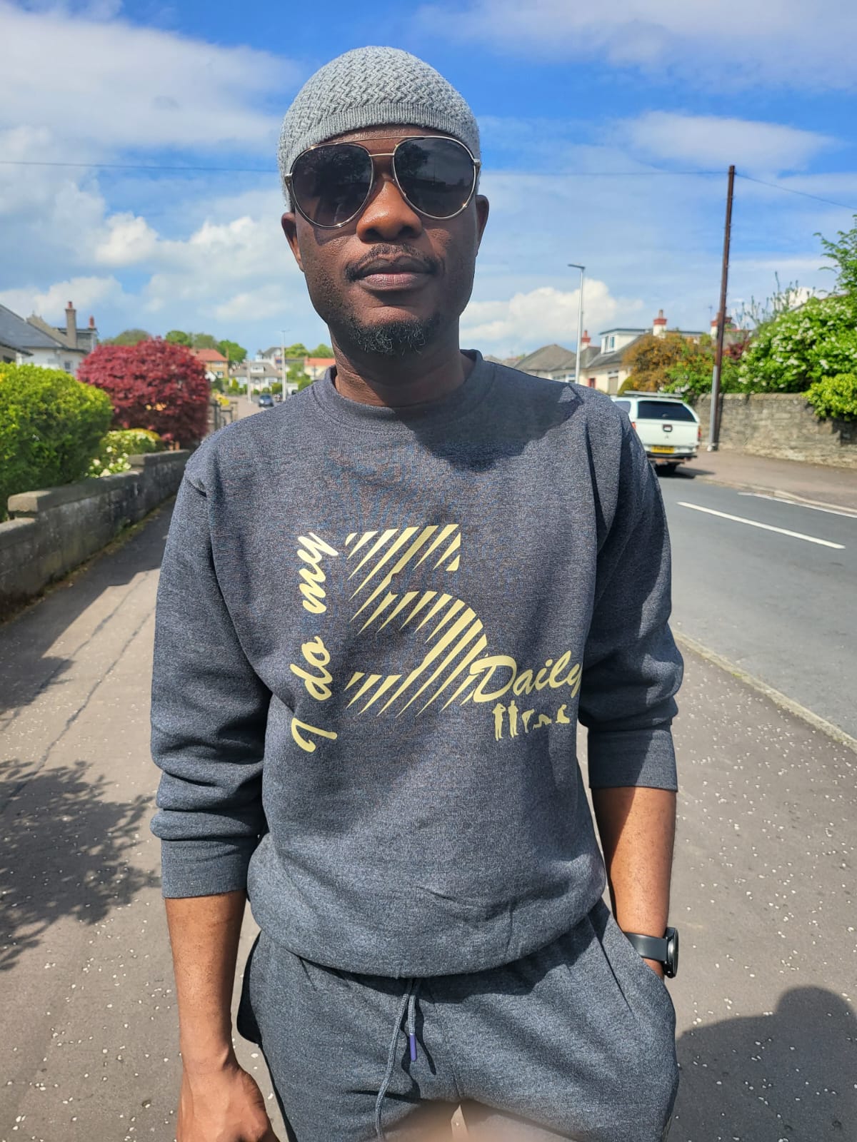 I do my 5 Daily - gray jumper